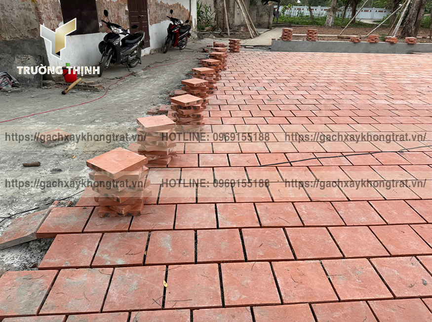 Cẩm nang mua gạch bát lát nền Thiện Chí cho công trình tâm linh