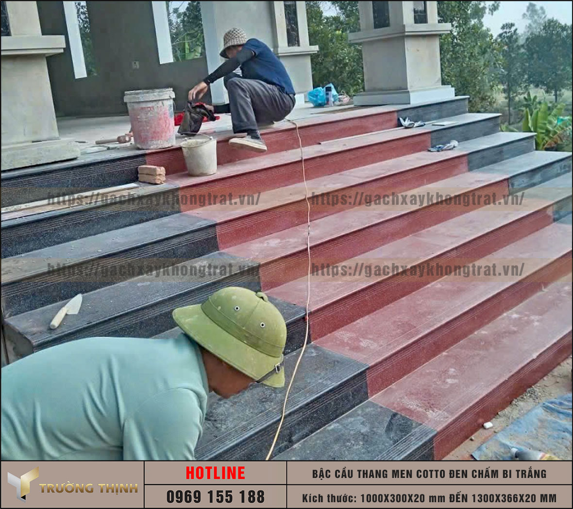 Gạch bậc cầu thang men Cotto Đen chấm bi trắng Đất Việt