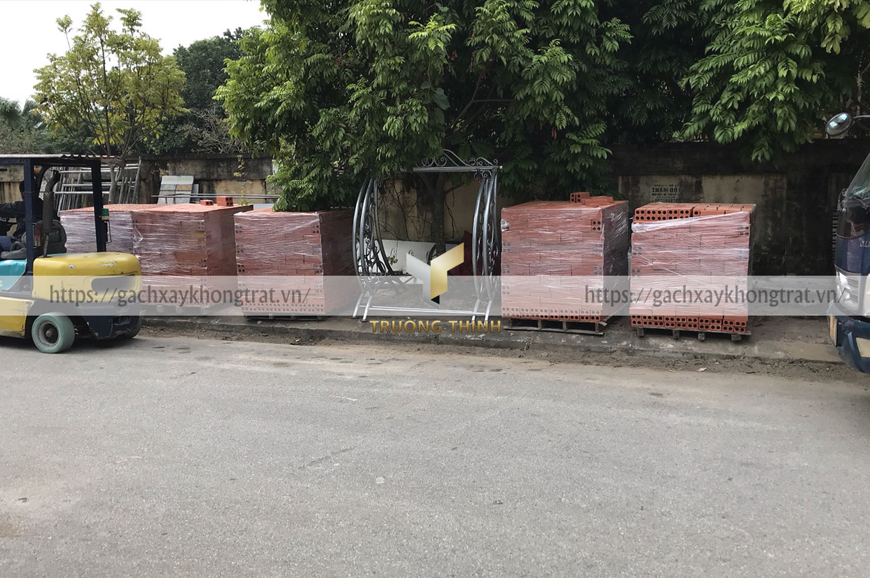 Gạch xây không trát 2 lỗ Giếng Đáy