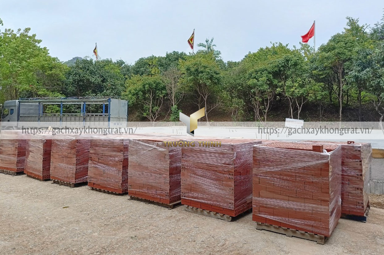 Gạch xây không trát 2 lỗ Giếng Đáy