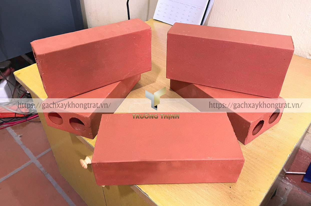 Gạch xây không trát 2 lỗ Giếng Đáy