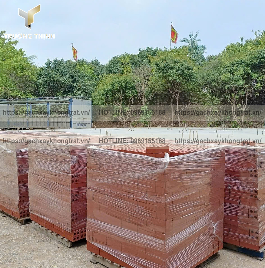 Gạch xây không trát kết hợp vật liệu hiện đại: Công thức cho không gian độc đáo