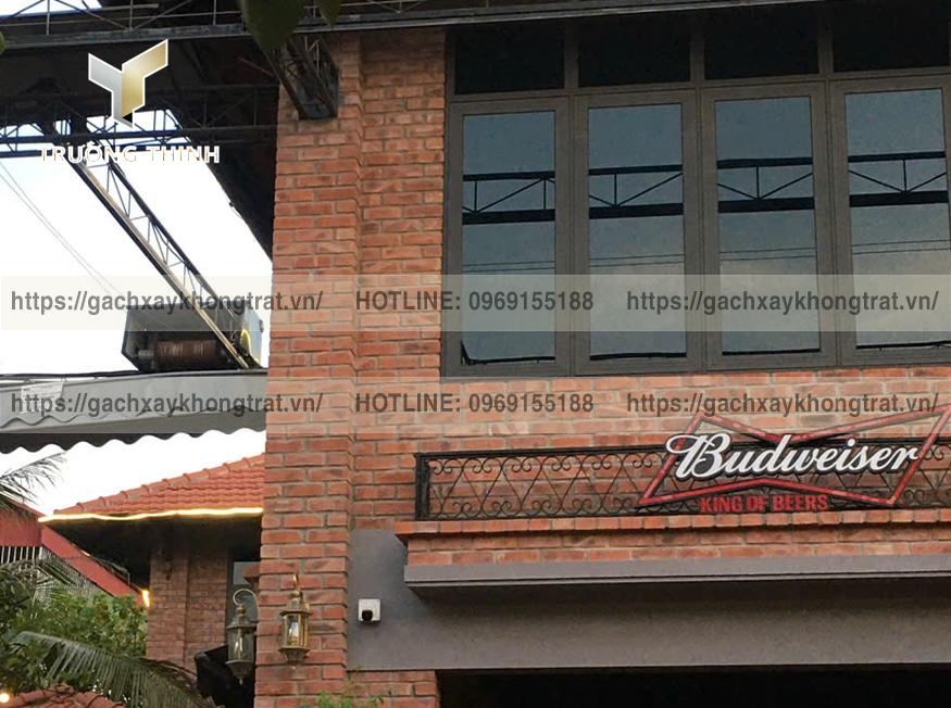 Tường gạch không trát: Lựa chọn đột phá cho quán cafe, nhà hàng