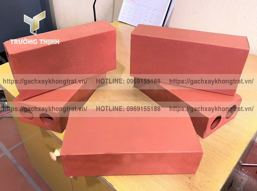 Gạch không trát Giếng Đáy mang đến vẻ đẹp độc đáo, thô mộc cho các công trình. Tìm hiểu ứng dụng, ưu điểm và các loại gạch Giếng Đáy để tạo nên không gian nghệ thuật, bền vững.